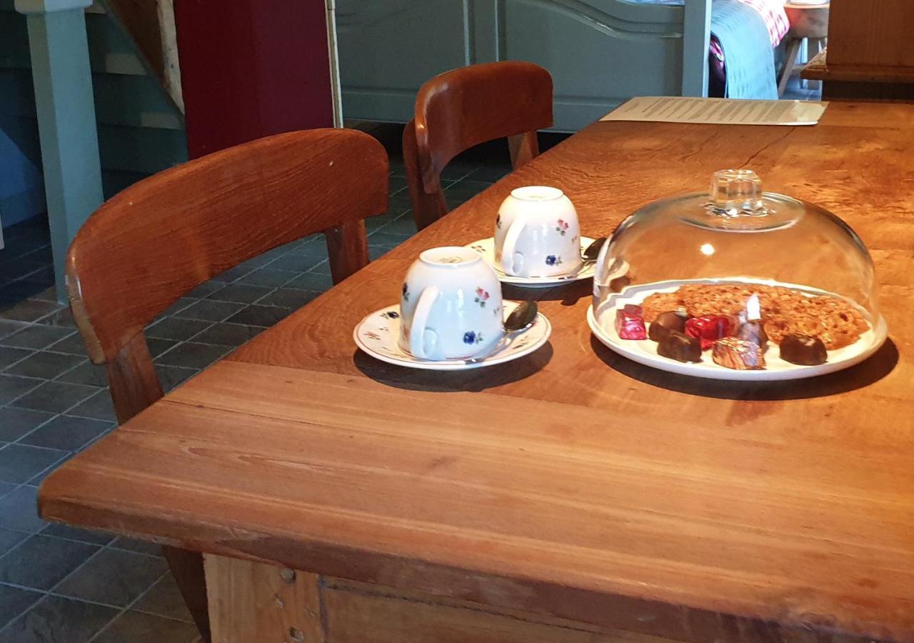 Fakansjehus Sfeervol Met Fijne Tuin Jirnsum Luaran gambar