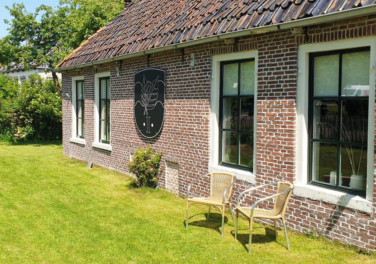 Fakansjehus Sfeervol Met Fijne Tuin Jirnsum Luaran gambar